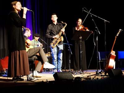 Beim Konzert »Ovationen« zeigten von links Nina Caroline, Florian Brettschneider, FFM Joe, Nico Lohmann und Henrike Sommer ihr Können.